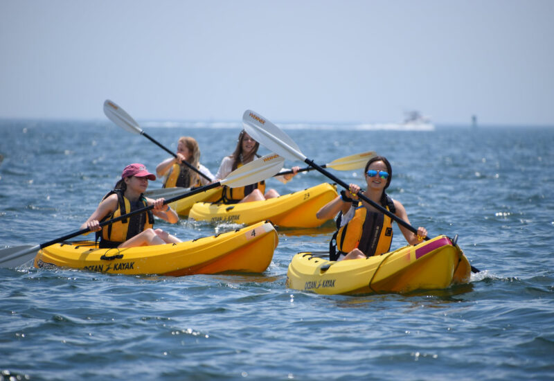 08 adults kayaking 02